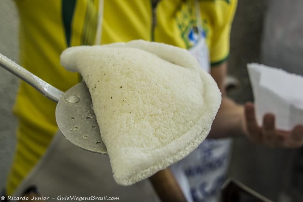 Imagem de uma tapioca pronta para ser servida no Largo da Concórdia.